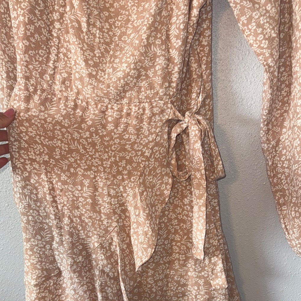 Altar'd State Pink and White Floral Wrap Dress with Long Sleeves Size Small S 🩷 - Picture 4 of 5